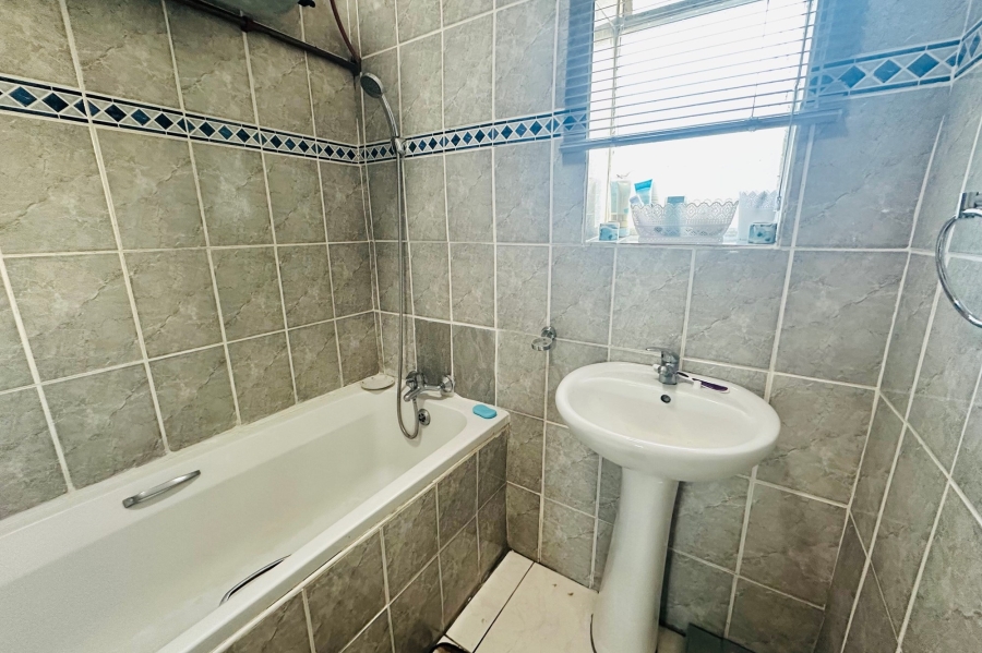 2 Bedroom Property for Sale in Francis Evatt Park Eastern Cape